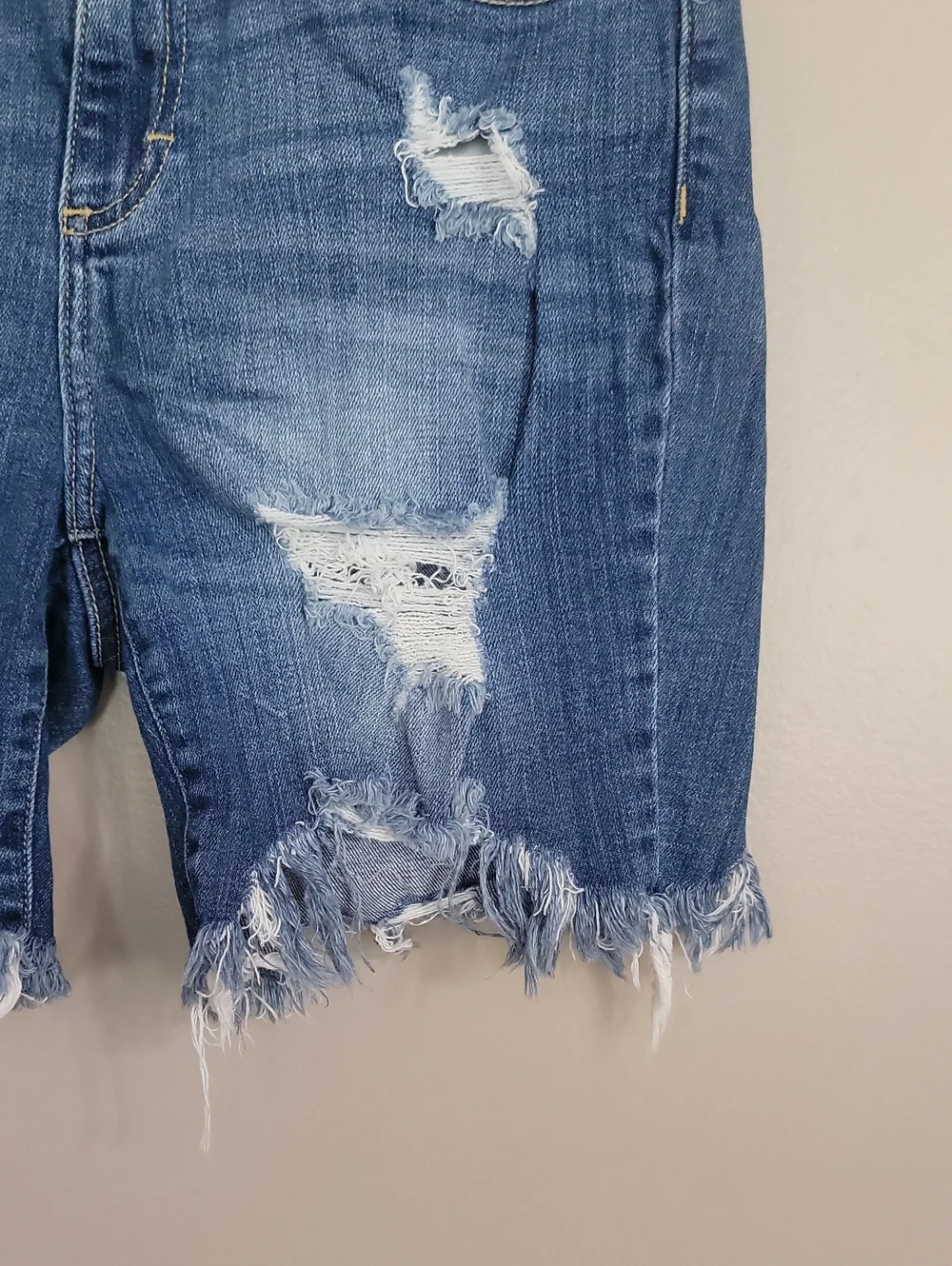 Cello Distressed Jean Shorts With Frayed Hem Size 5